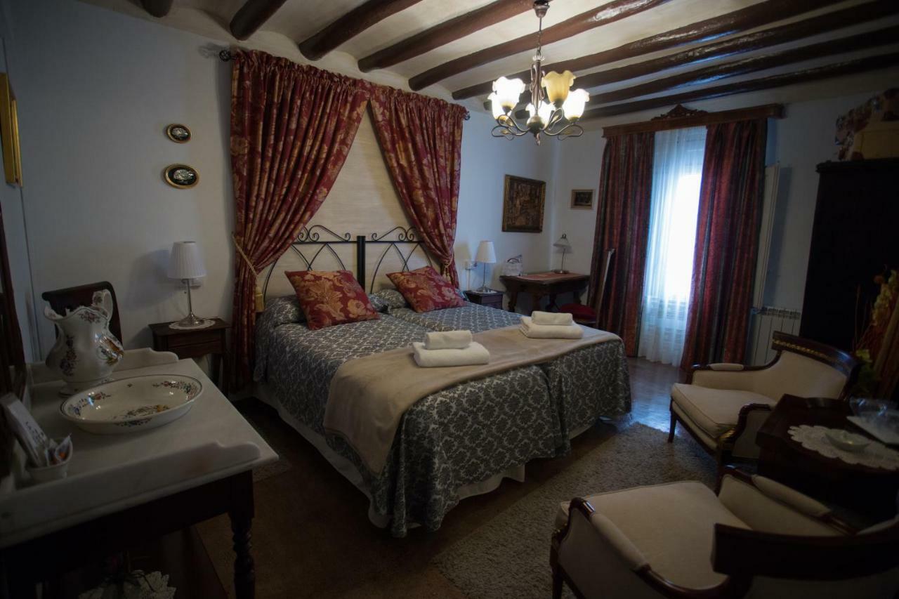 Casa Rural La Casona Urrea de Gaen Exteriör bild